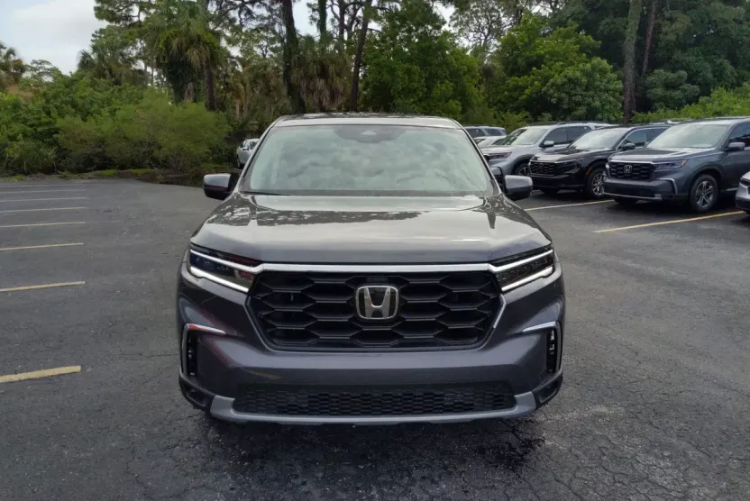 2025 Honda Pilot EX-L photo 1