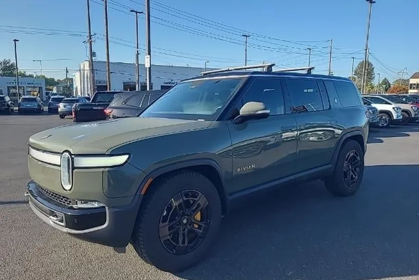 2022 Rivian R1S Launch Edition photo 1