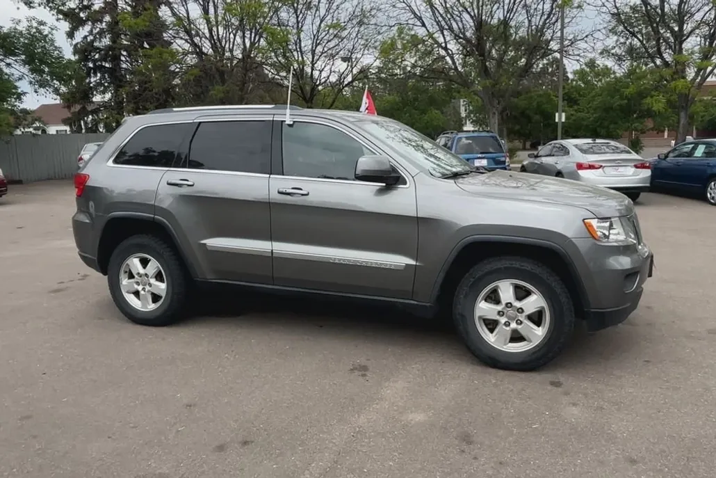 2012 Jeep Grand Cherokee Laredo Sport photo 1