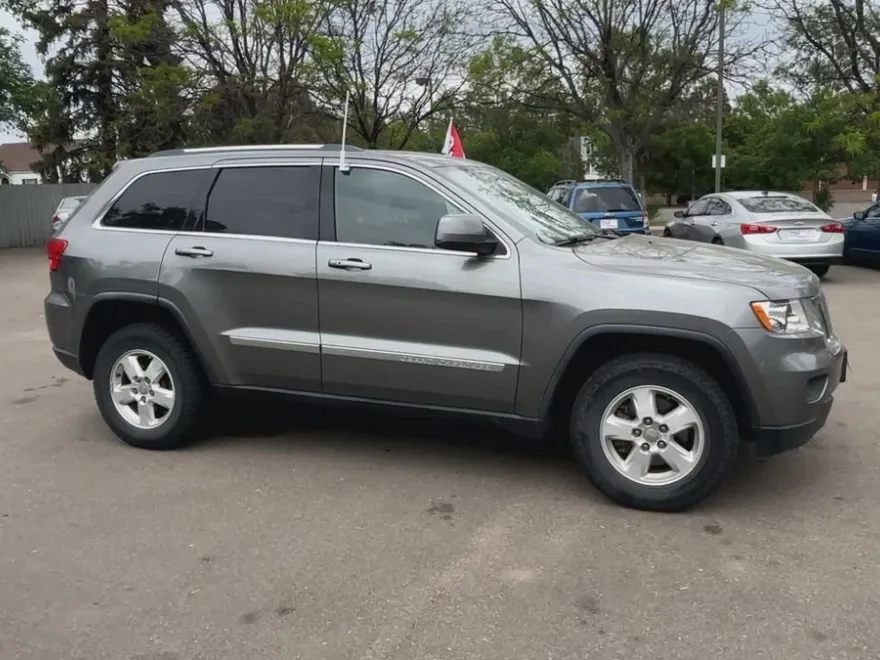 2012 Jeep Grand Cherokee Laredo Sport photo 1