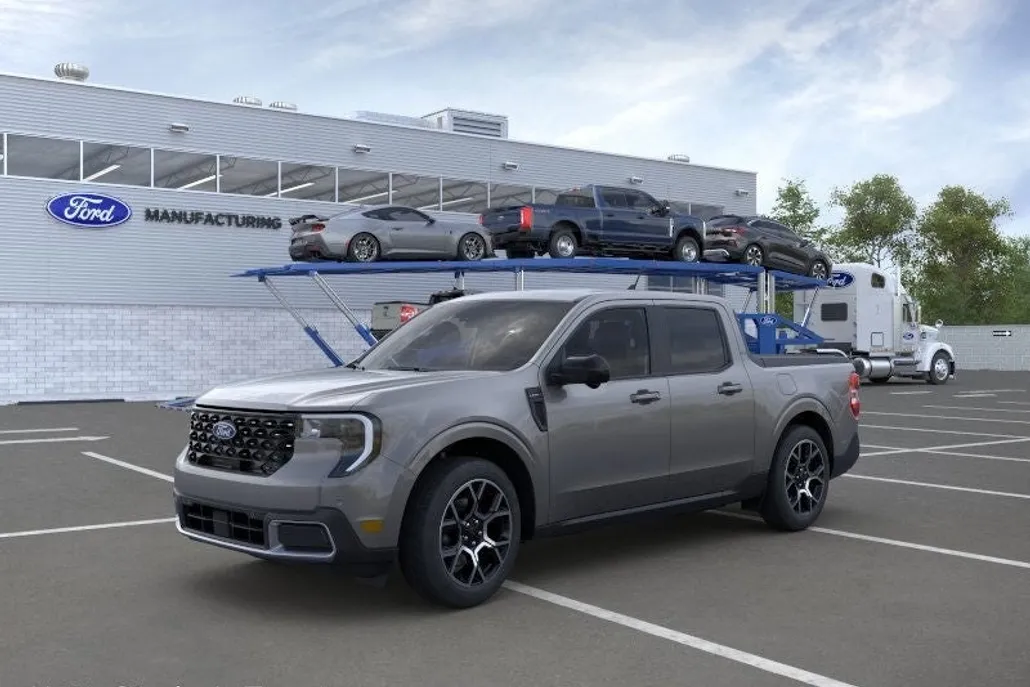 2025 Ford Maverick Lariat photo 1