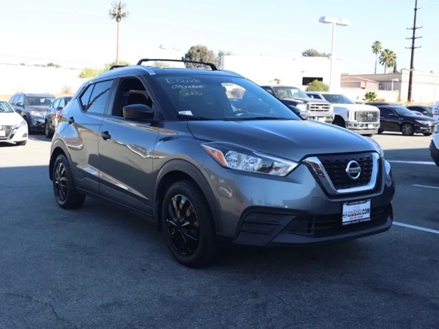 2019 Nissan Kicks S photo 1