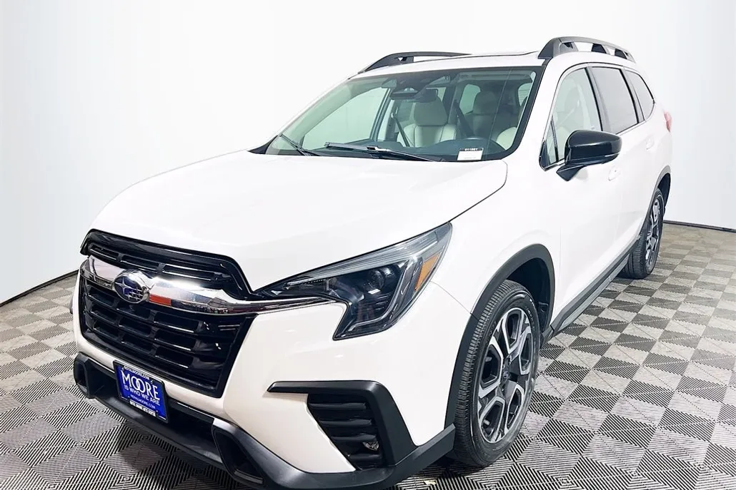 2024 Subaru Ascent Limited photo 1