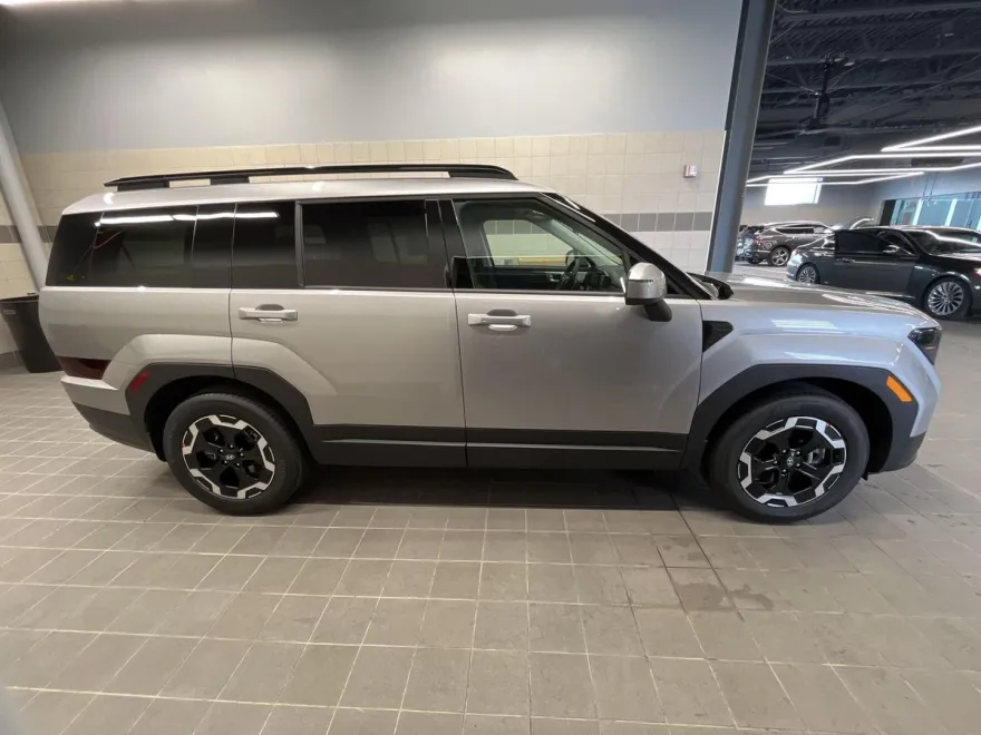 2025 Hyundai Santa Fe SEL photo 1