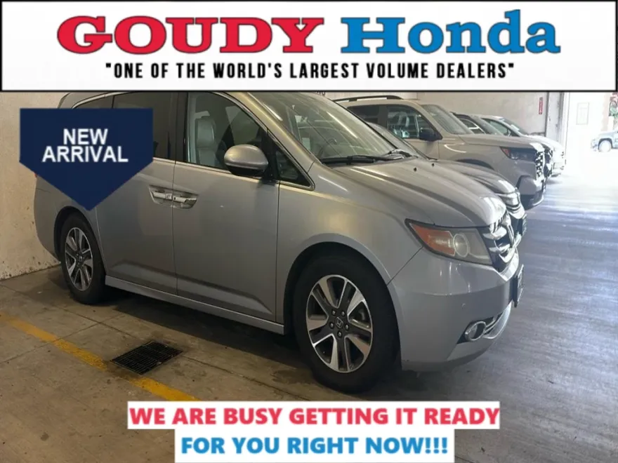 2016 Honda Odyssey Touring photo 1