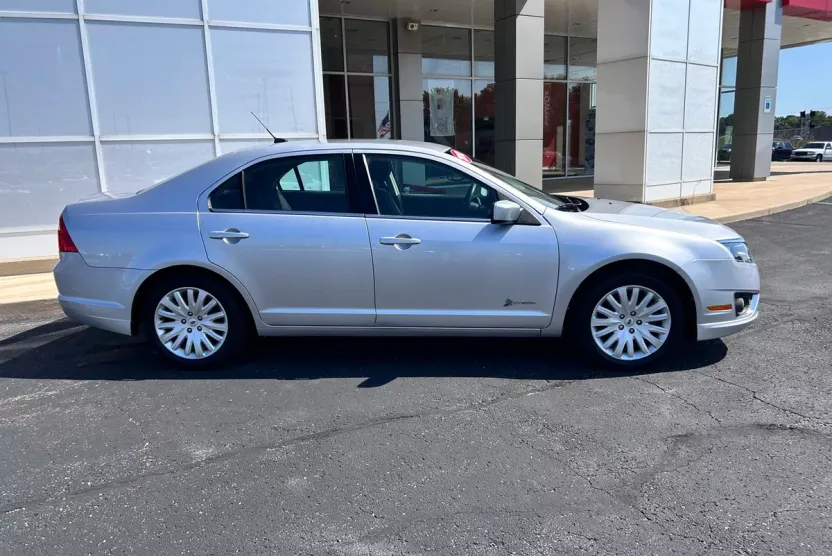 2012 Ford Fusion Hybrid photo 1