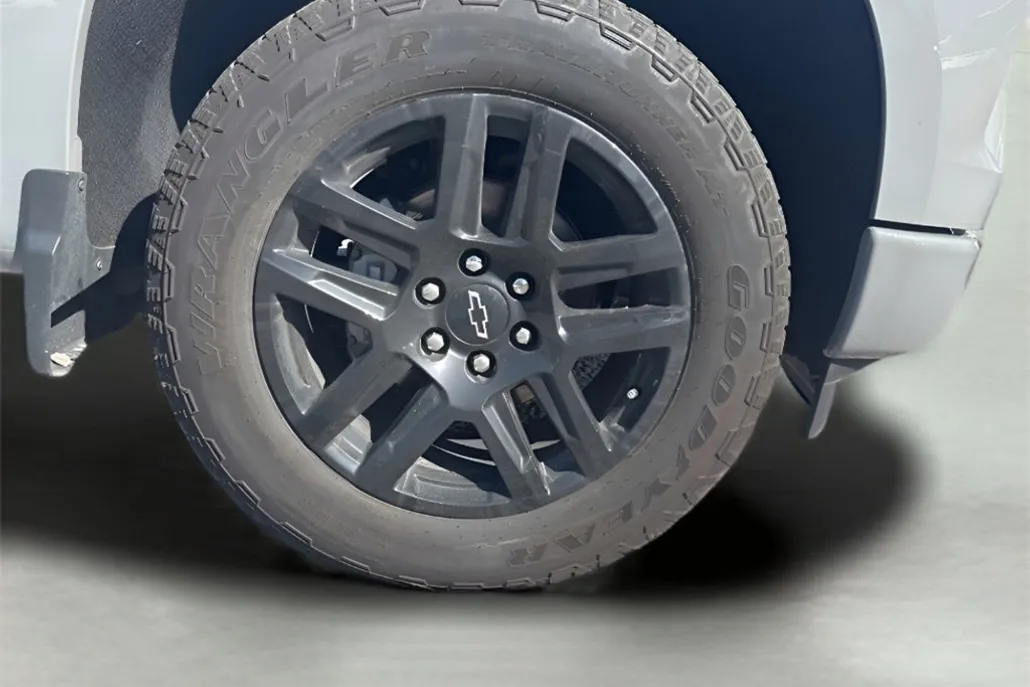 2024 Chevrolet Silverado 1500 RST photo 1