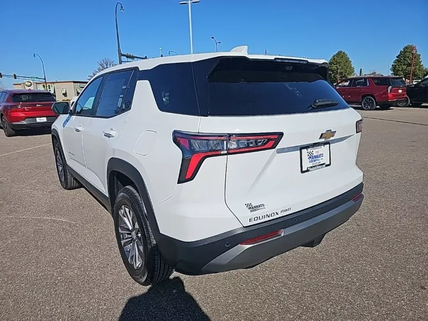 2026 Chevrolet Equinox LT photo 1