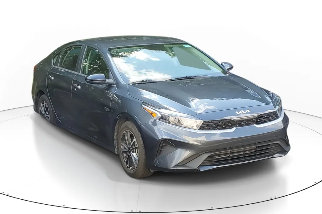 2024 Kia Forte LXS photo 1