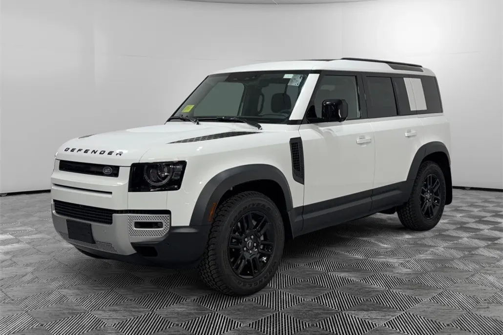 2025 Land Rover Defender 110 S photo 1
