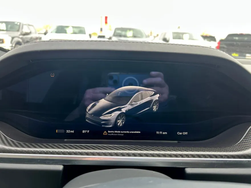 2022 Tesla Model S Plaid AWD photo 6