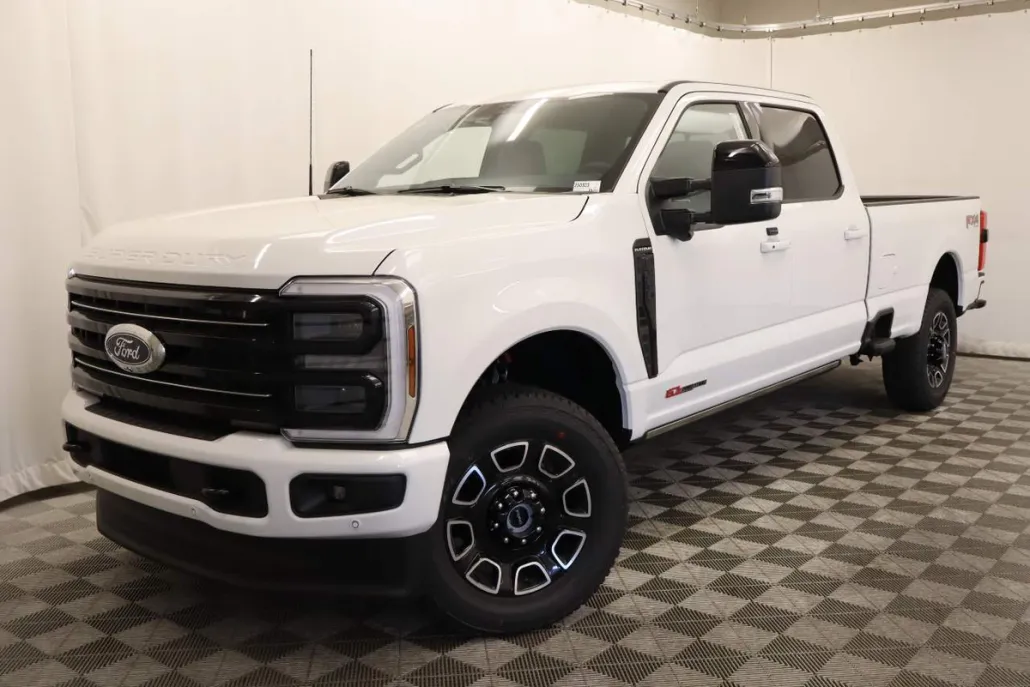 2025 Ford F-350 Platinum photo 1