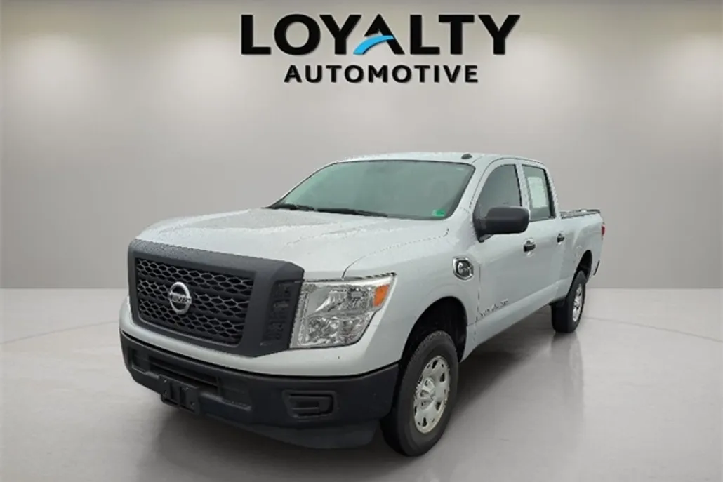 2019 Nissan Titan S Crew Cab photo 1