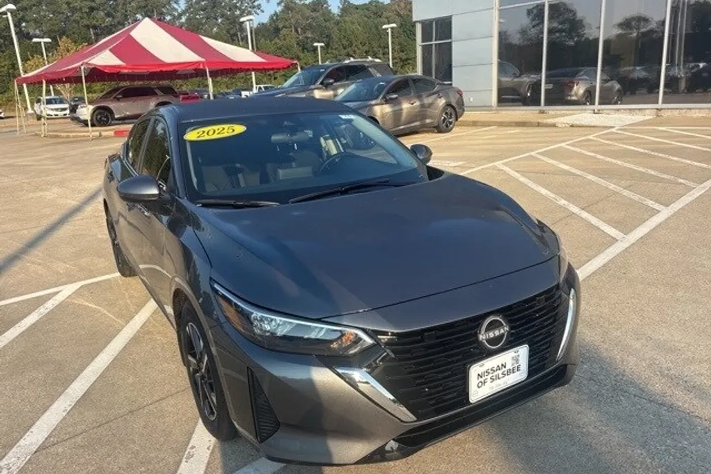 2025 Nissan Sentra SV photo 1