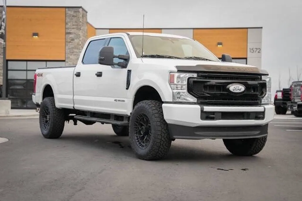 2022 Ford F-350 XLT photo 1