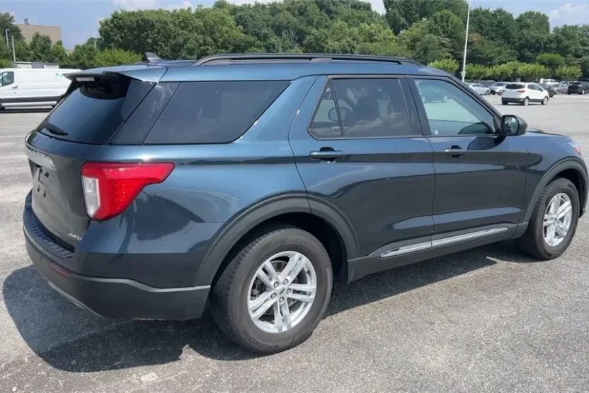 2022 Ford Explorer XLT photo 1