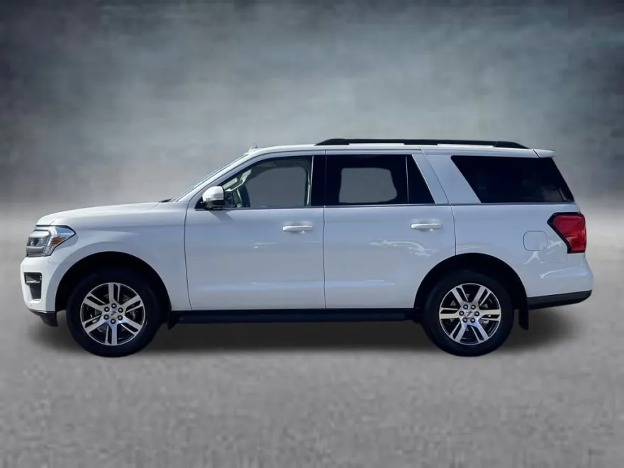 2024 Ford Expedition XLT photo 1