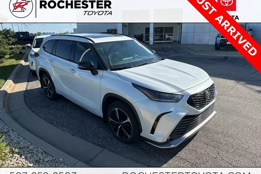 2022 Toyota Highlander XSE photo 1