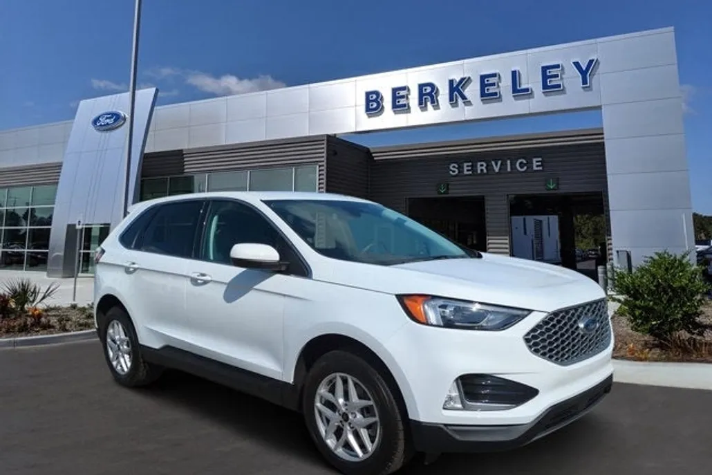 2024 Ford Edge SEL photo 1