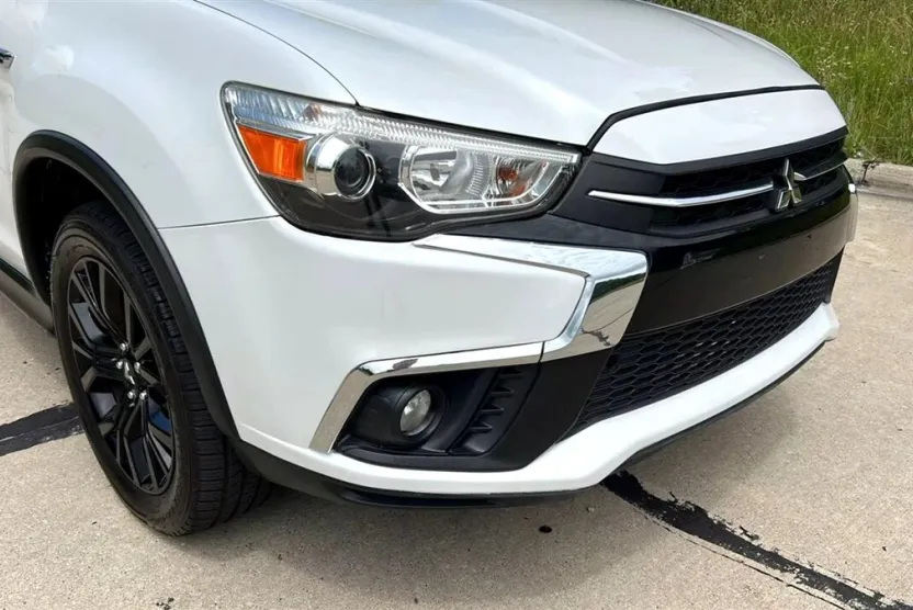 2019 Mitsubishi Outlander Sport ES photo 1