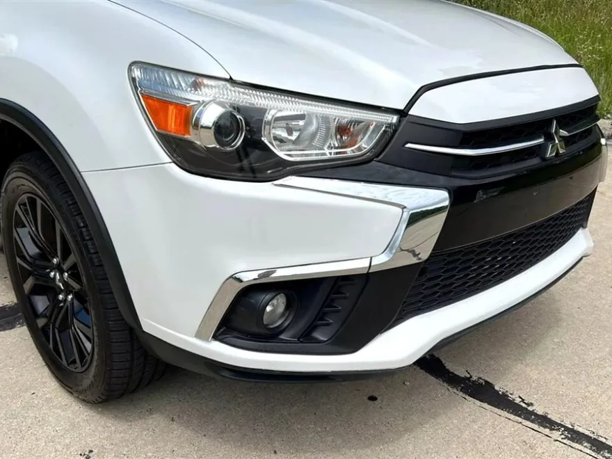 2019 Mitsubishi Outlander Sport ES photo 1