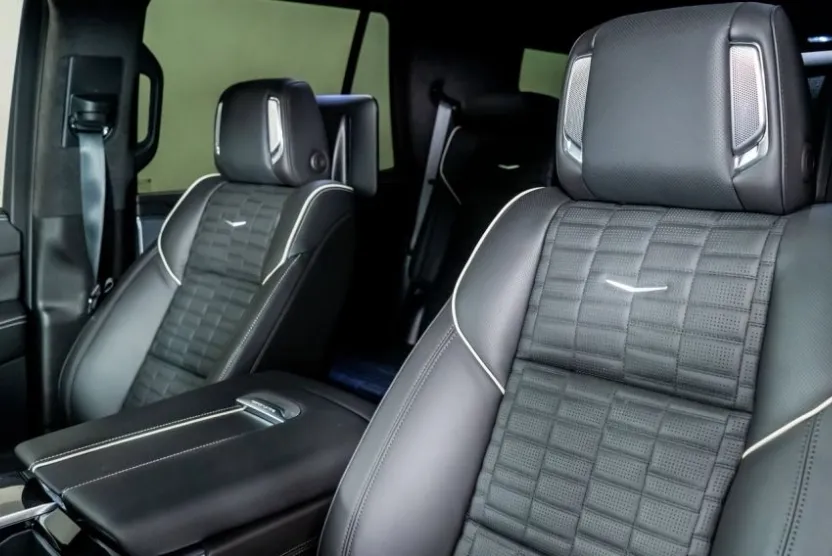 2025 Cadillac Escalade V-Series photo 1