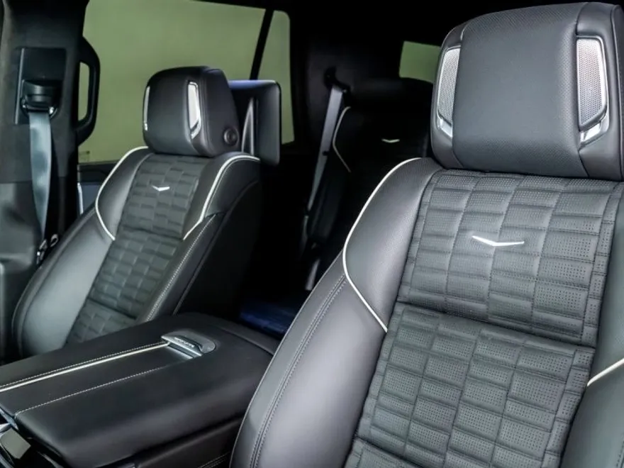 2025 Cadillac Escalade V-Series photo 1