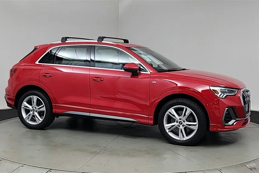 2022 Audi Q3 S line Premium Plus photo 1