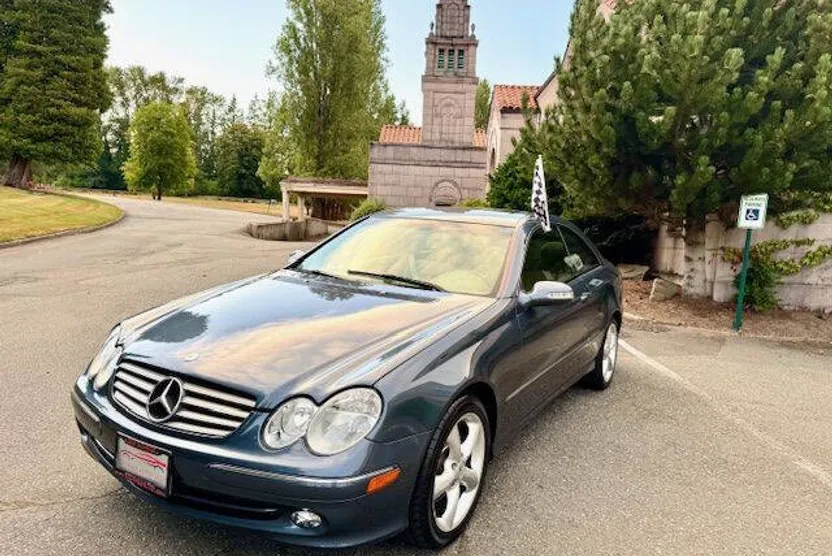 2005 Mercedes Benz CLK 320 photo 1