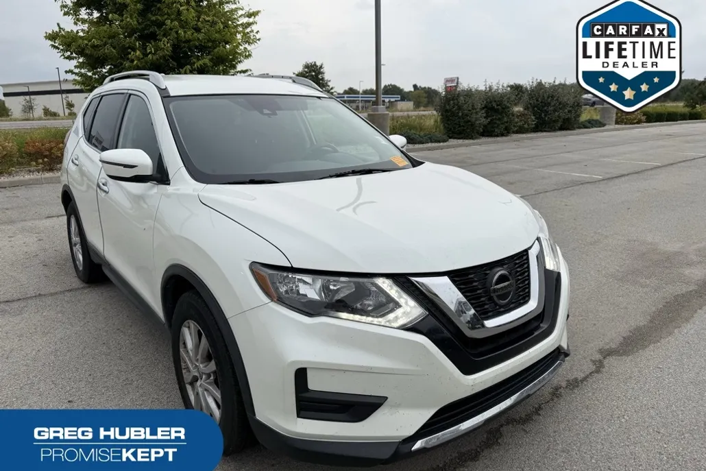 2020 Nissan Rogue SV photo 1