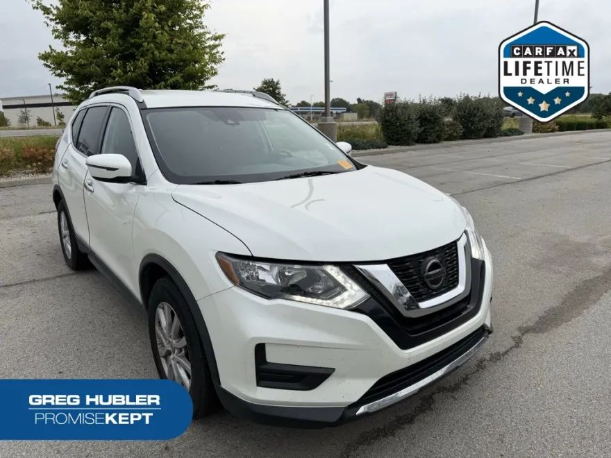 2020 Nissan Rogue SV photo 1