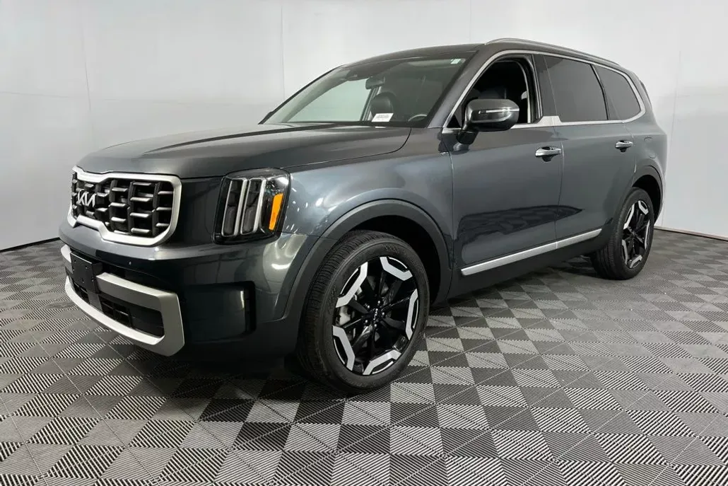 2024 Kia Telluride S photo 1