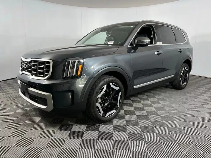 2024 Kia Telluride S photo 1