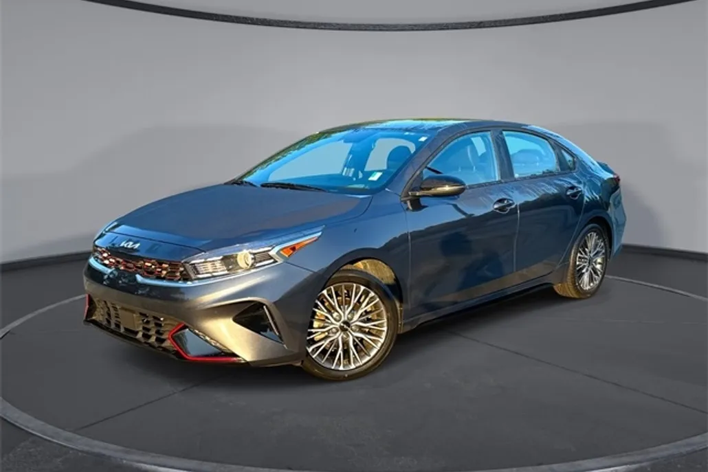 2023 Kia Forte GT-Line photo 1
