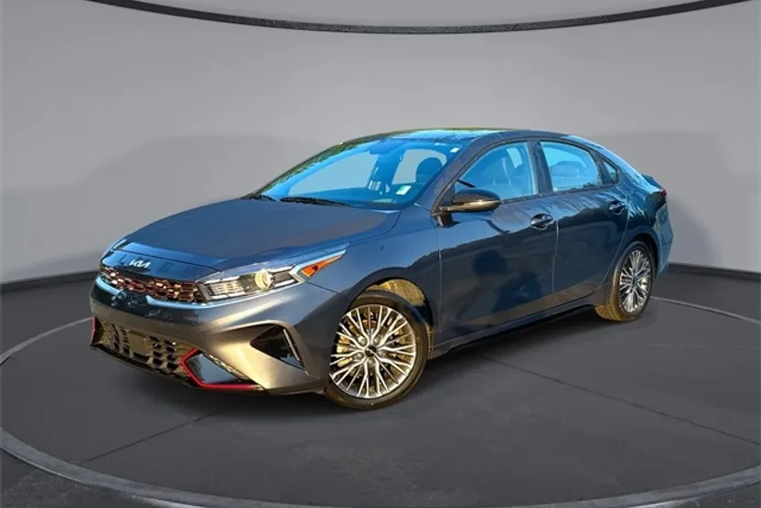 2023 Kia Forte GT-Line photo 1