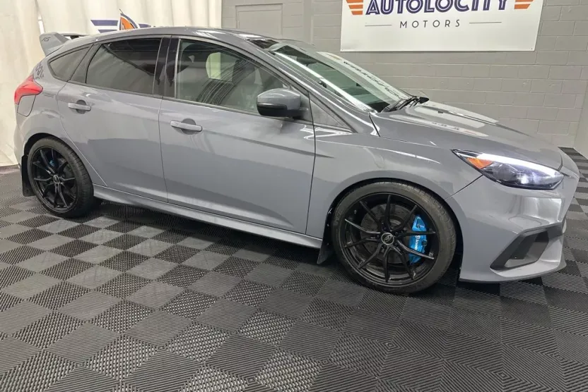 2017 Ford Focus RS photo 1