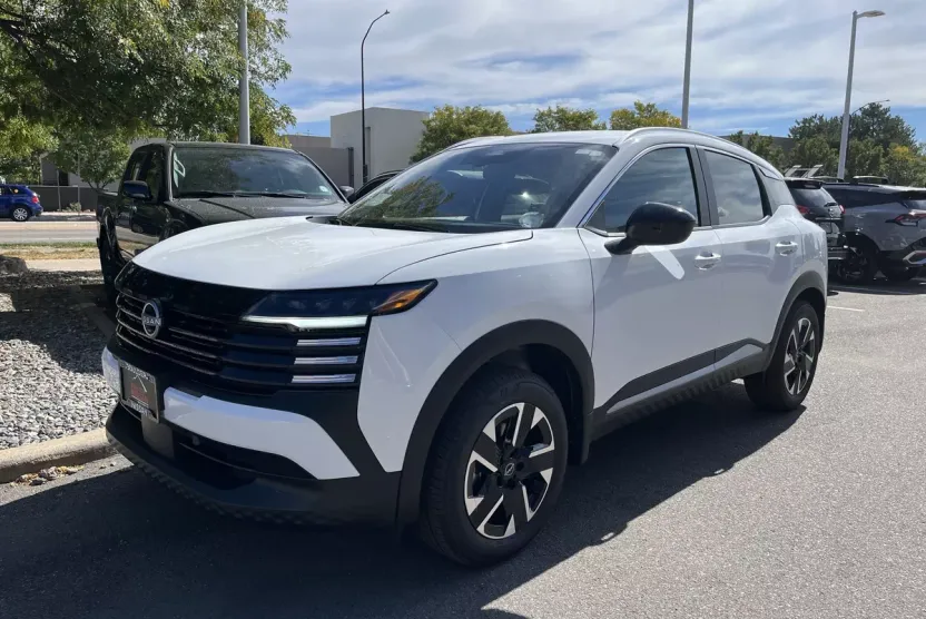 2026 Nissan Kicks SV photo 1