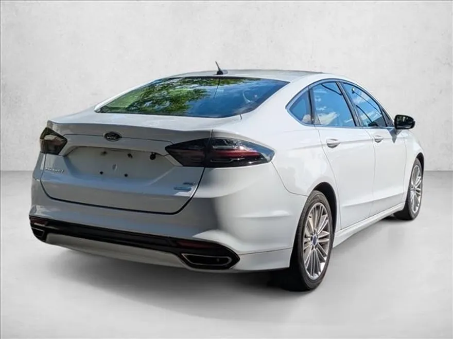 2014 Ford Fusion SE photo 1