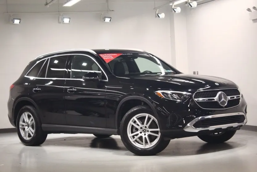 2025 Mercedes Benz GLC 300 photo 1