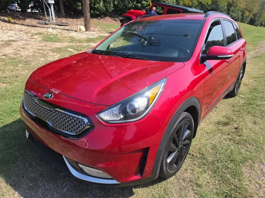 2019 Kia Niro S Touring photo 1