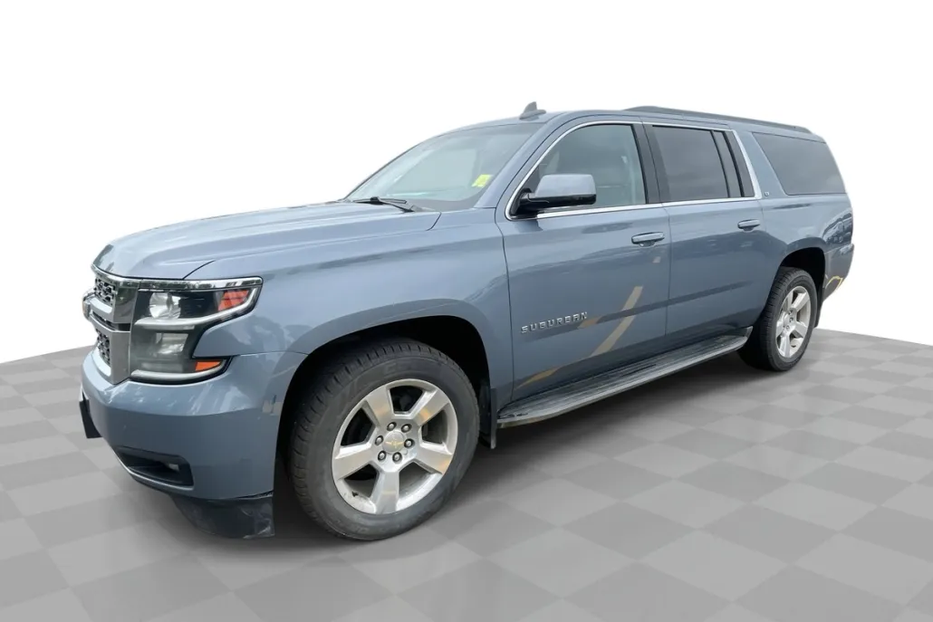 2016 Chevrolet Suburban 1500 LT photo 1