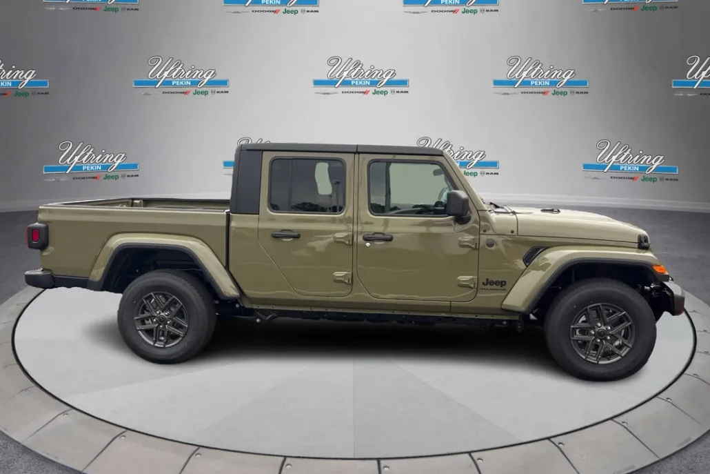 2025 Jeep Gladiator Sport S photo 1