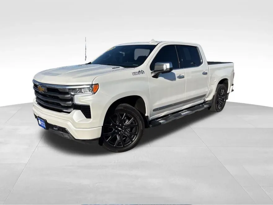 2024 Chevrolet Silverado 1500 High Country photo 1