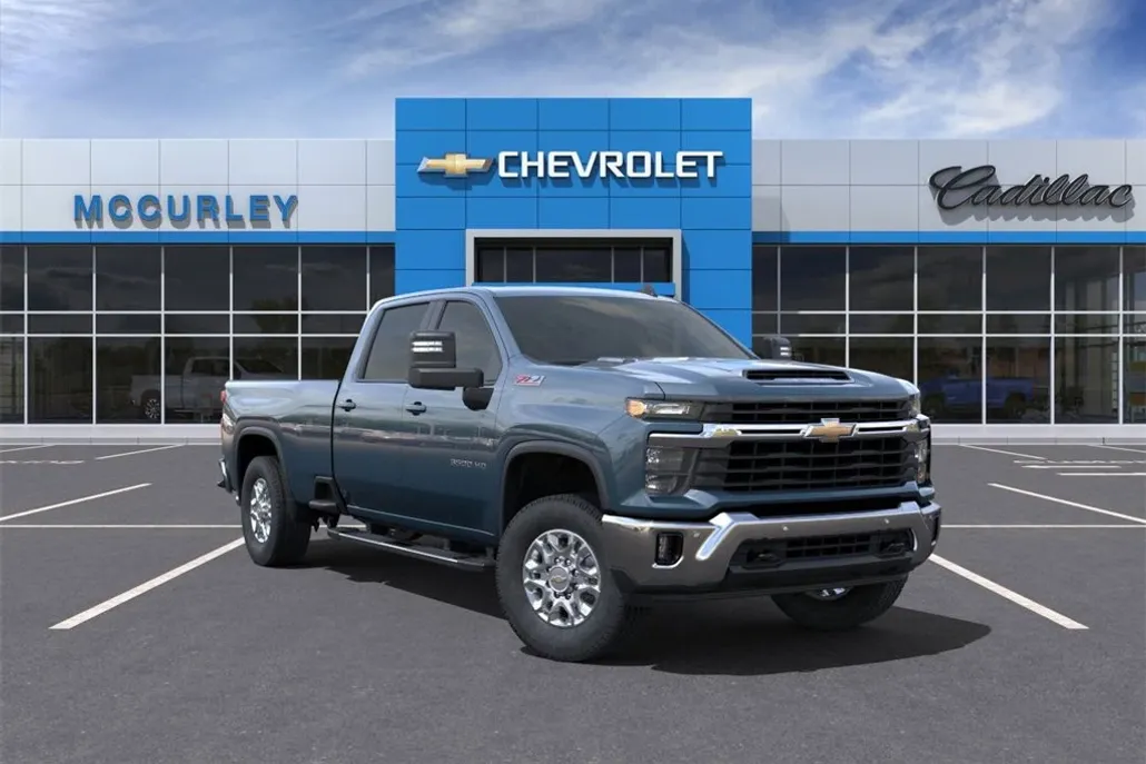 2025 Chevrolet Silverado 3500HD LT photo 1