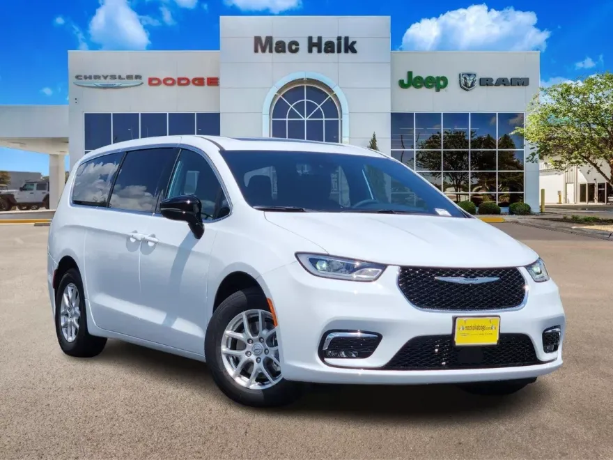 2025 Chrysler Pacifica photo 1