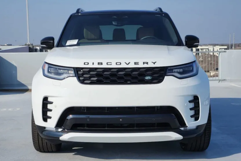 2025 Land Rover Discovery SE photo 1