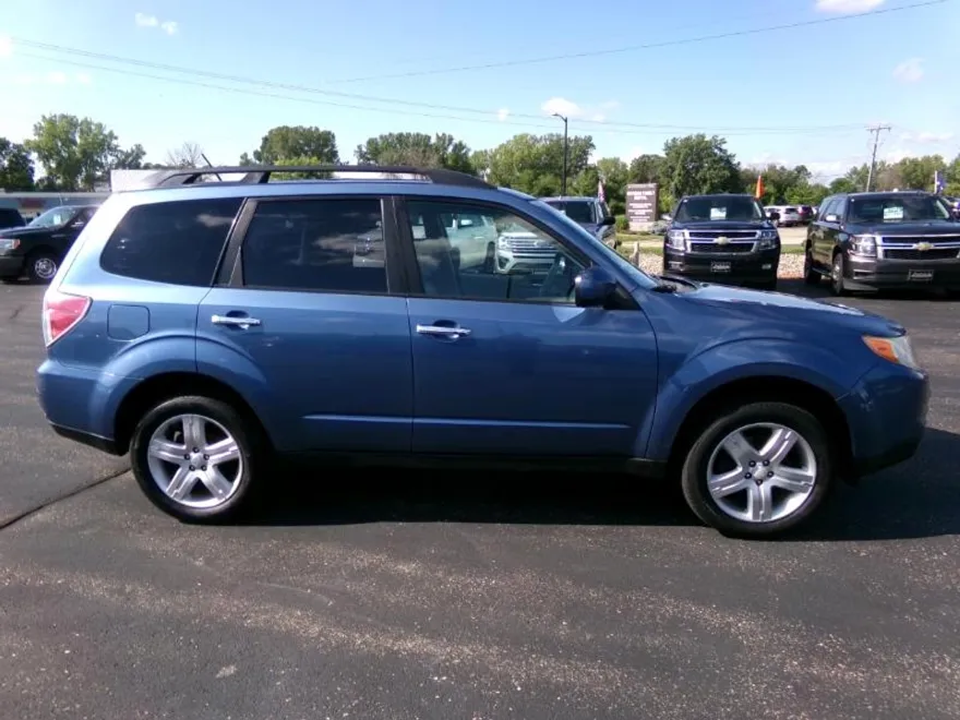 2010 Subaru Forester 2.5X Limited photo 1
