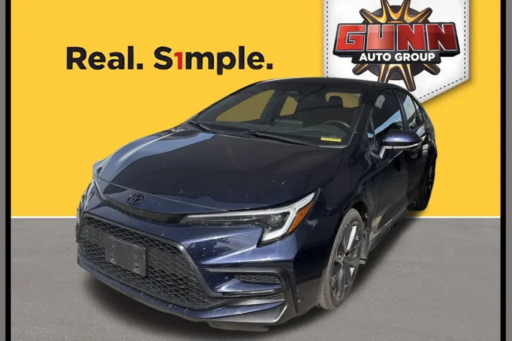 2023 Toyota Corolla SE photo 1