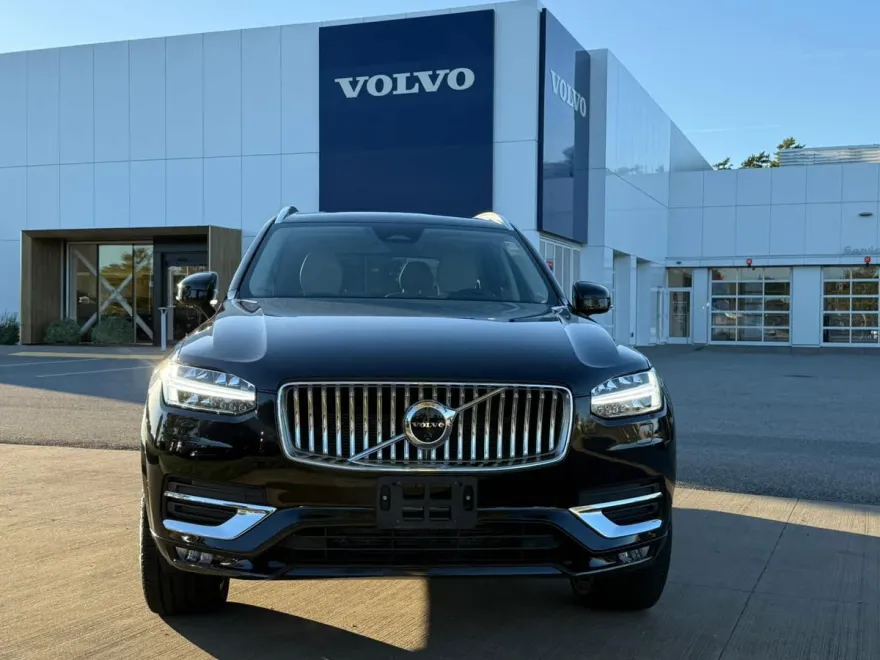 2024 Volvo XC90 Plus photo 1
