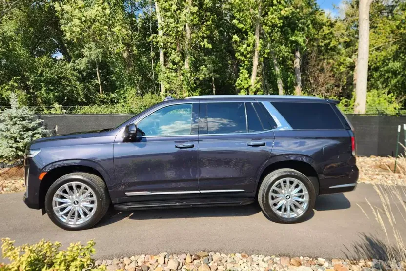 2023 Cadillac Escalade Premium Luxury photo 1